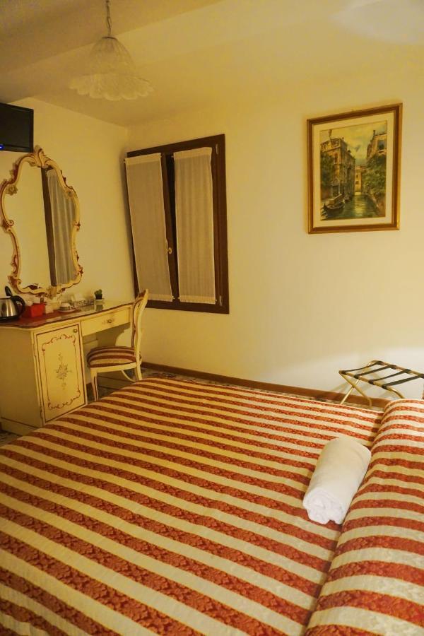 Guesthouse Al Profeta Venecia Exterior foto